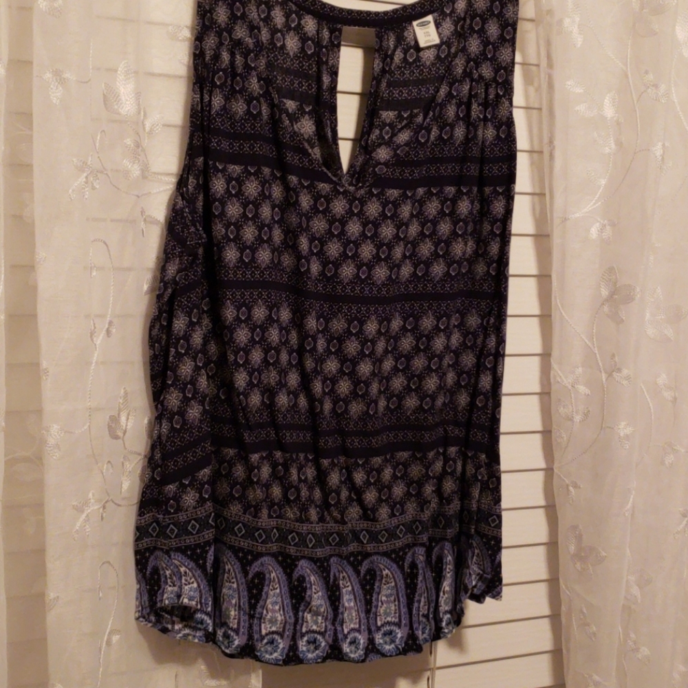 Old Navy keyhole tank top